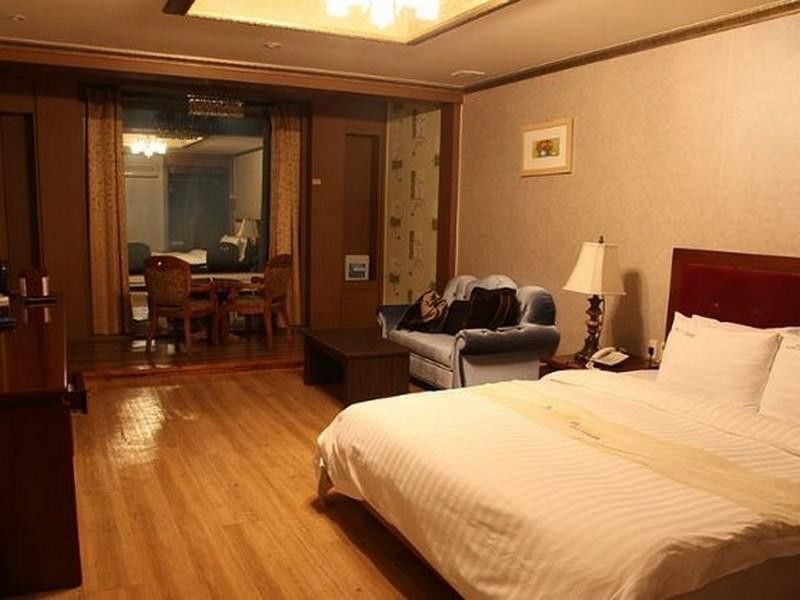 B&Beach Tourist Hotel Yeosu Exterior foto